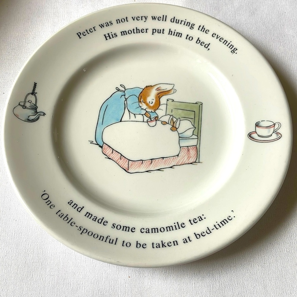 Wedgwood England porcelain Beatrix Potter story Peter Rabbit child plate 7”